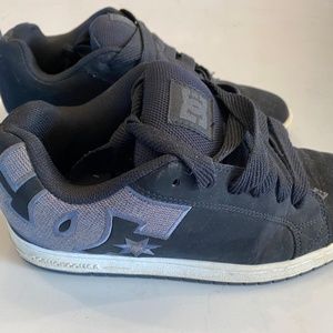 DC skate shoes